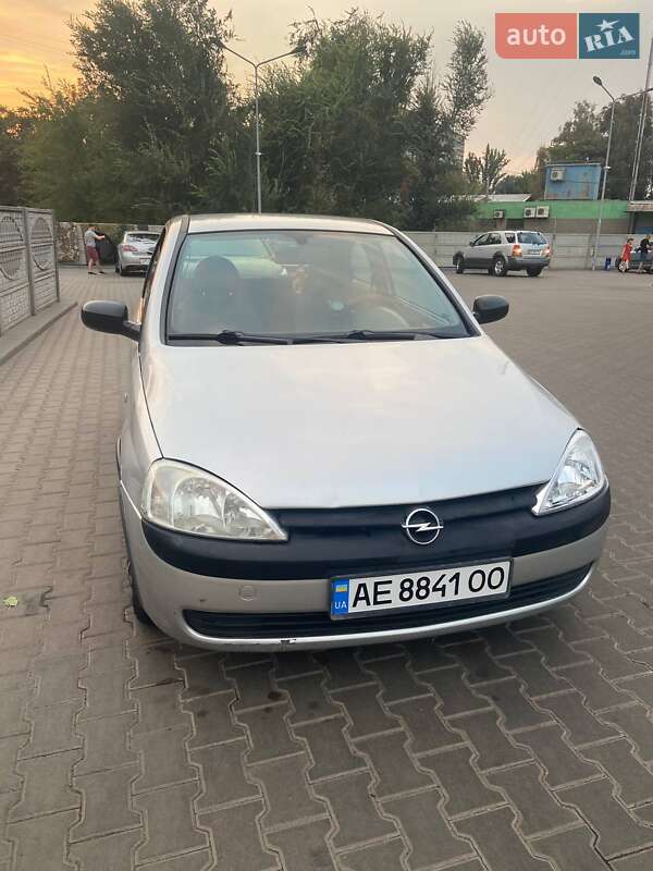 Хэтчбек Opel Corsa 2001 в 