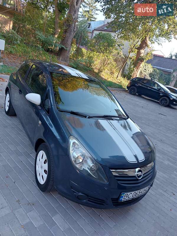 Хэтчбек Opel Corsa 2010 в Львове