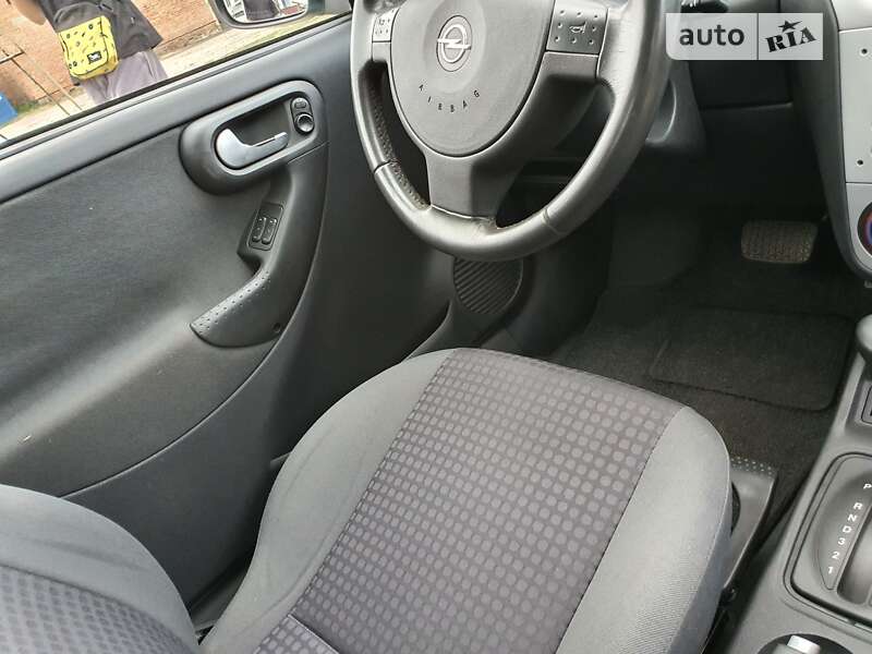 Хэтчбек Opel Corsa 2002 в Полтаве