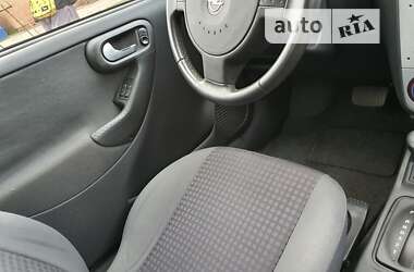 Хэтчбек Opel Corsa 2002 в 