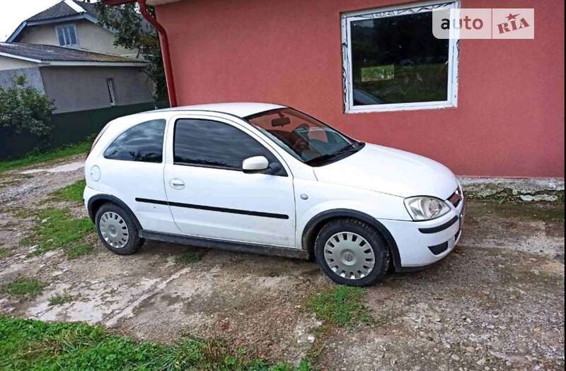 Хетчбек Opel Corsa 2005 в Калуші