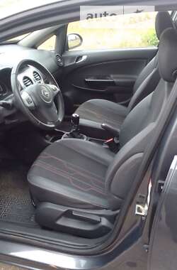 Хетчбек Opel Corsa 2012 в 