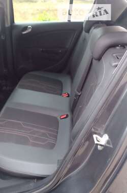Хетчбек Opel Corsa 2012 в 