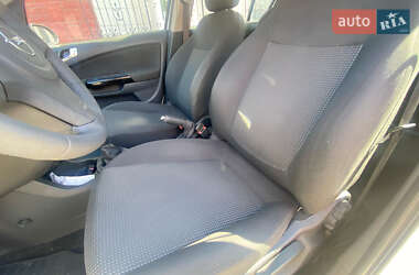 Хэтчбек Opel Corsa 2013 в 