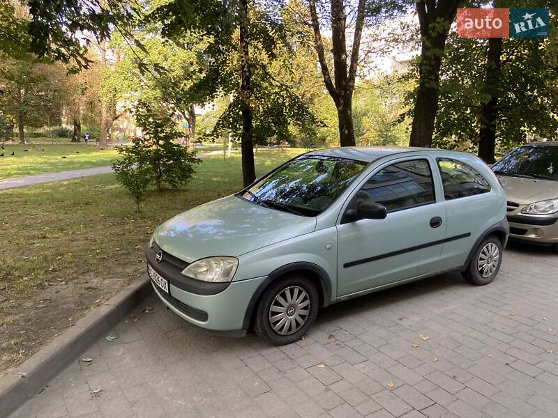 Хэтчбек Opel Corsa 2001 в Львове