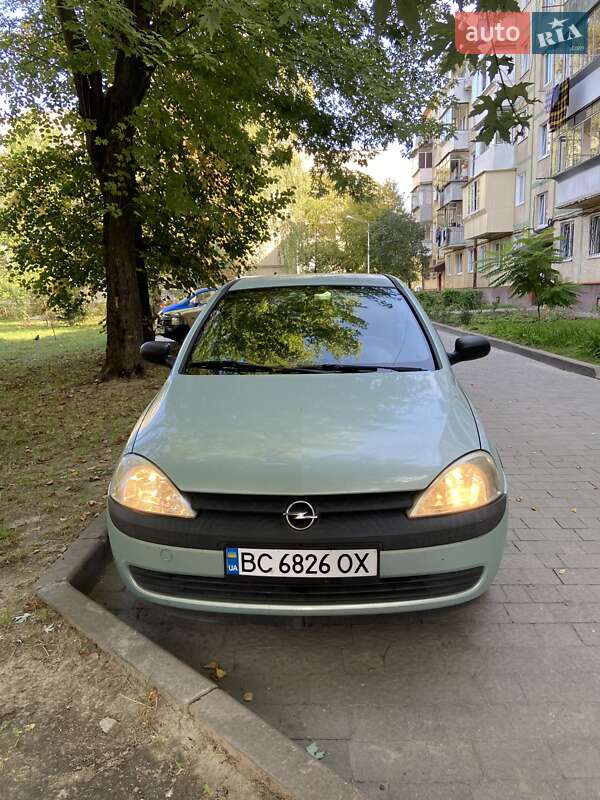 Хэтчбек Opel Corsa 2001 в Львове