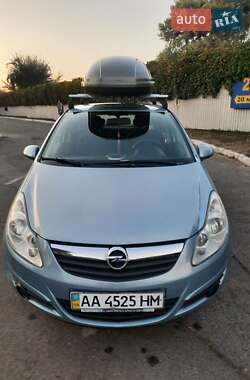 Хэтчбек Opel Corsa 2008 в Киеве