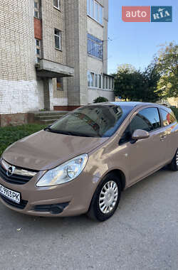 Хэтчбек Opel Corsa 2010 в 