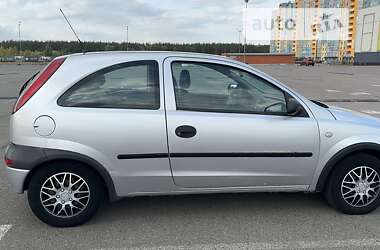 Хэтчбек Opel Corsa 2002 в Киеве