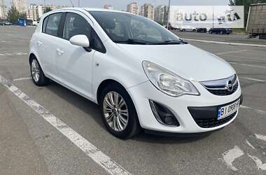 Хэтчбек Opel Corsa 2013 в Киеве