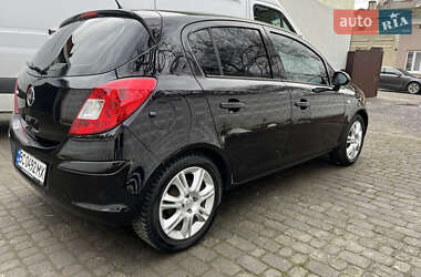 Хэтчбек Opel Corsa 2009 в 