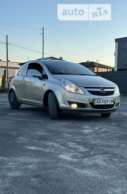 Хэтчбек Opel Corsa 2009 в Киеве