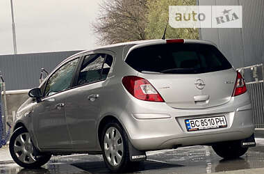 Хетчбек Opel Corsa 2010 в Дрогобичі