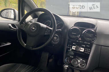 Хетчбек Opel Corsa 2010 в Дрогобичі