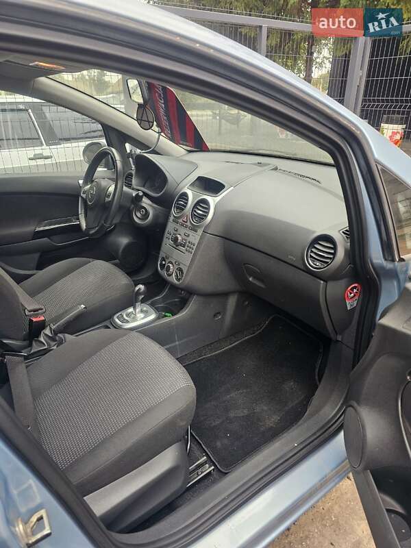 Хэтчбек Opel Corsa 2008 в Новомиргороде
