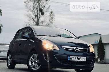 Хетчбек Opel Corsa 2011 в Івано-Франківську