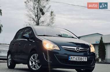 Хэтчбек Opel Corsa 2011 в Ивано-Франковске