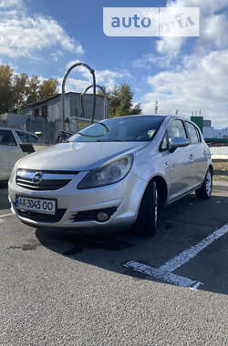 Хетчбек Opel Corsa 2010 в Києві