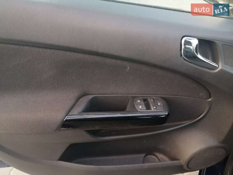 Хэтчбек Opel Corsa 2009 в Новояворовске