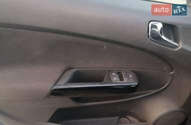 Хэтчбек Opel Corsa 2009 в 