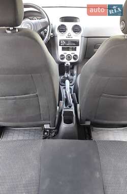 Хэтчбек Opel Corsa 2009 в 