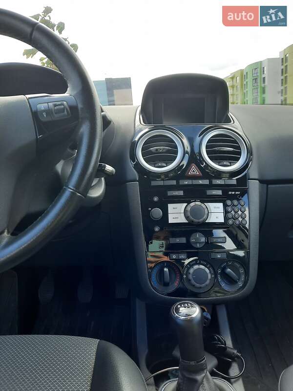 Хэтчбек Opel Corsa 2008 в Ровно