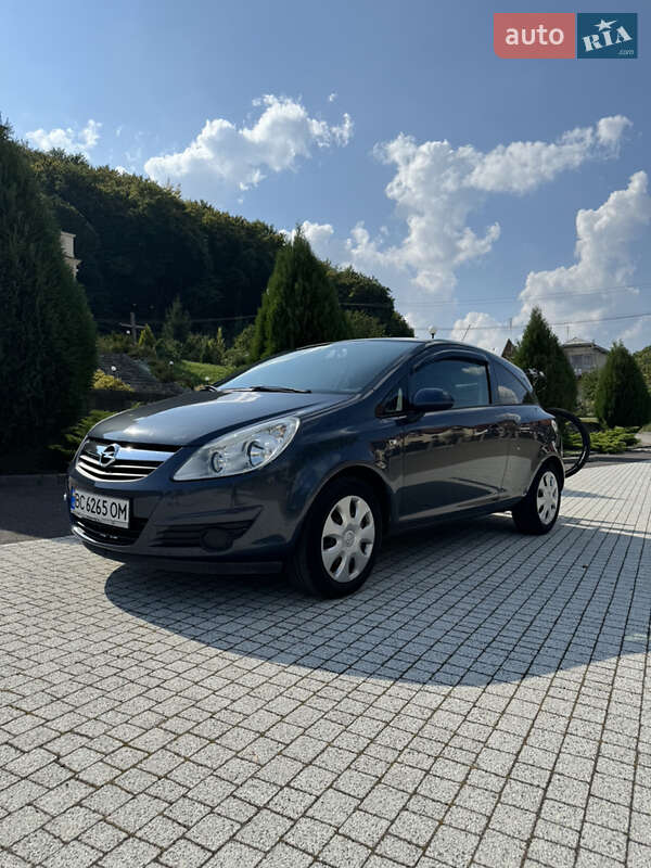 Хетчбек Opel Corsa 2009 в Львові