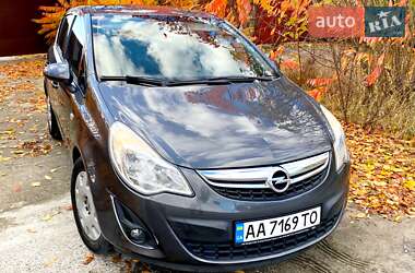 Хетчбек Opel Corsa 2012 в Святопетрівське