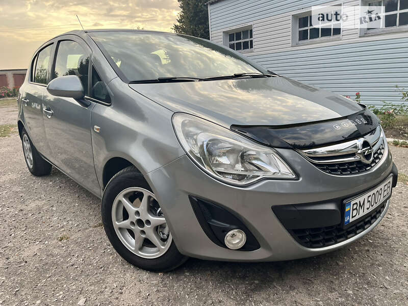 Хетчбек Opel Corsa 2014 в Путивлі