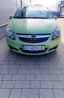 Хэтчбек Opel Corsa 2010 в Ивано-Франковске