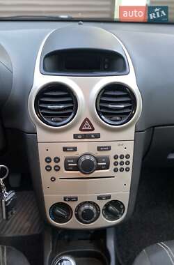 Хэтчбек Opel Corsa 2007 в 