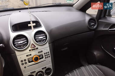 Хэтчбек Opel Corsa 2009 в 