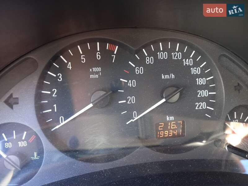 Хэтчбек Opel Corsa 2005 в Ивано-Франковске