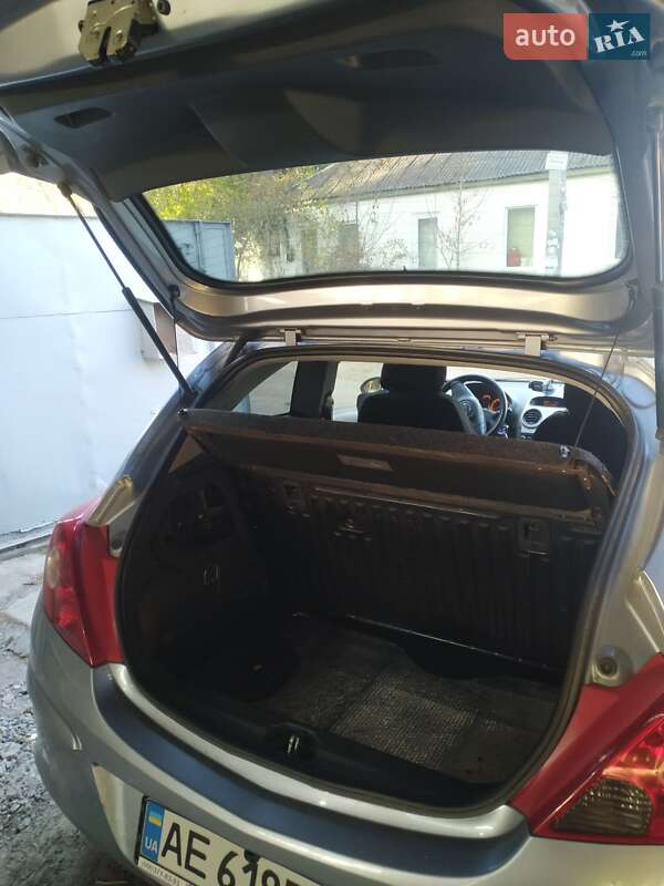 Хетчбек Opel Corsa 2008 в Дніпрі