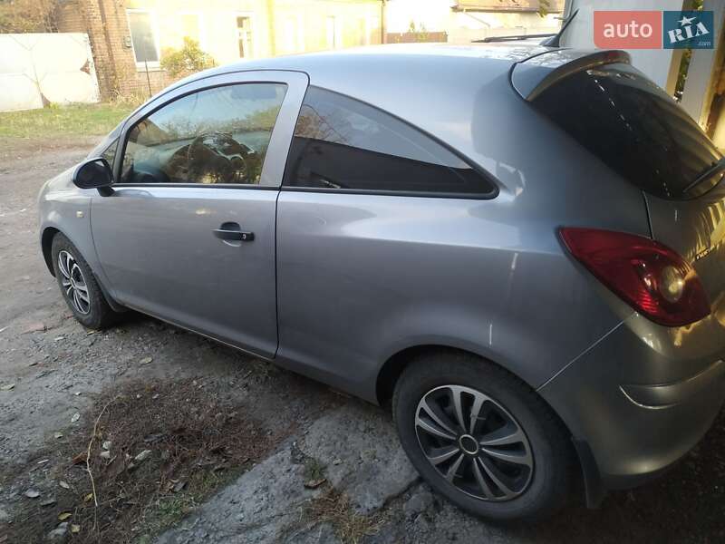 Хетчбек Opel Corsa 2008 в Дніпрі