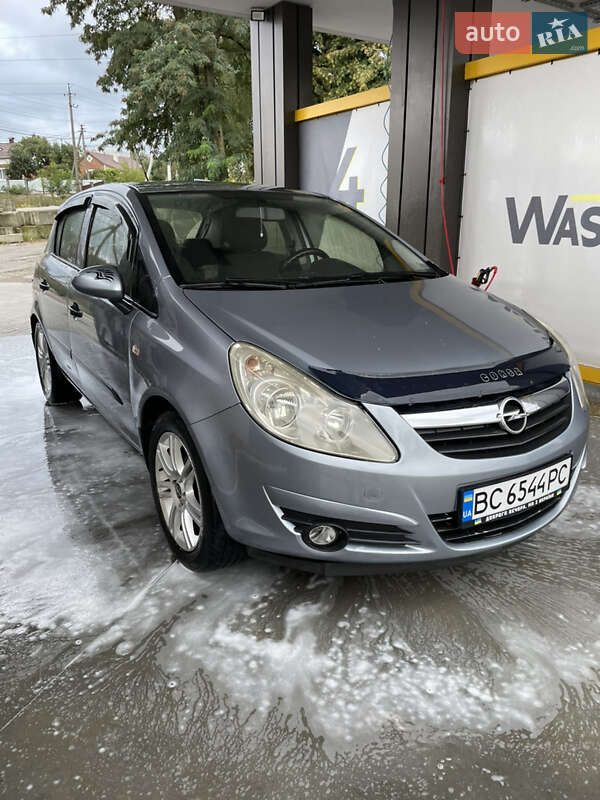 Хэтчбек Opel Corsa 2007 в Львове