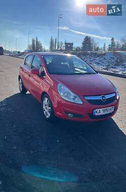 Хэтчбек Opel Corsa 2010 в 