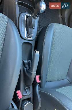 Хэтчбек Opel Corsa 2010 в 
