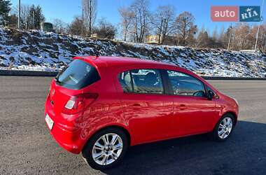 Хэтчбек Opel Corsa 2010 в 