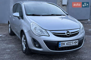 Хэтчбек Opel Corsa 2012 в Ровно