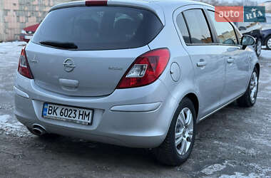 Хэтчбек Opel Corsa 2012 в Ровно