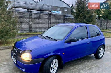 Хетчбек Opel Corsa 1998 в Новояворівську