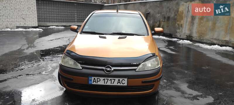 Хэтчбек Opel Corsa 2003 в Киеве