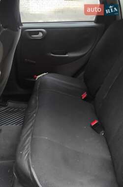 Хэтчбек Opel Corsa 2003 в 