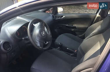 Хэтчбек Opel Corsa 2009 в 