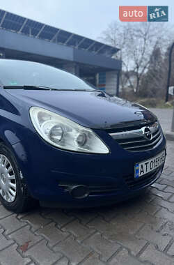 Хэтчбек Opel Corsa 2009 в 