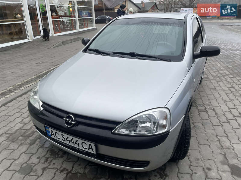 Хэтчбек Opel Corsa 2000 в Владимире