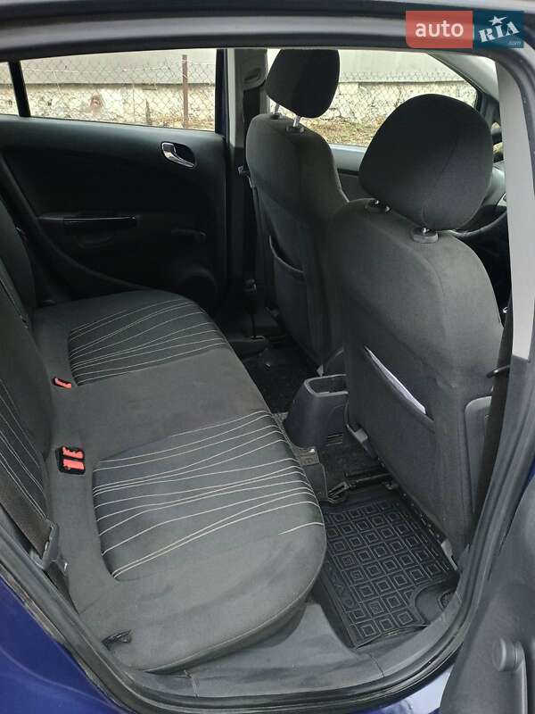 Хэтчбек Opel Corsa 2009 в Буче