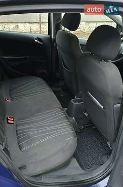 Хэтчбек Opel Corsa 2009 в 