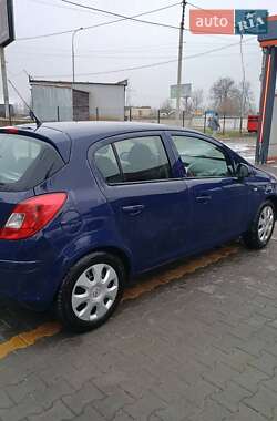 Хэтчбек Opel Corsa 2009 в 